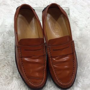 Tod’s tan patent leather penny loafers 40